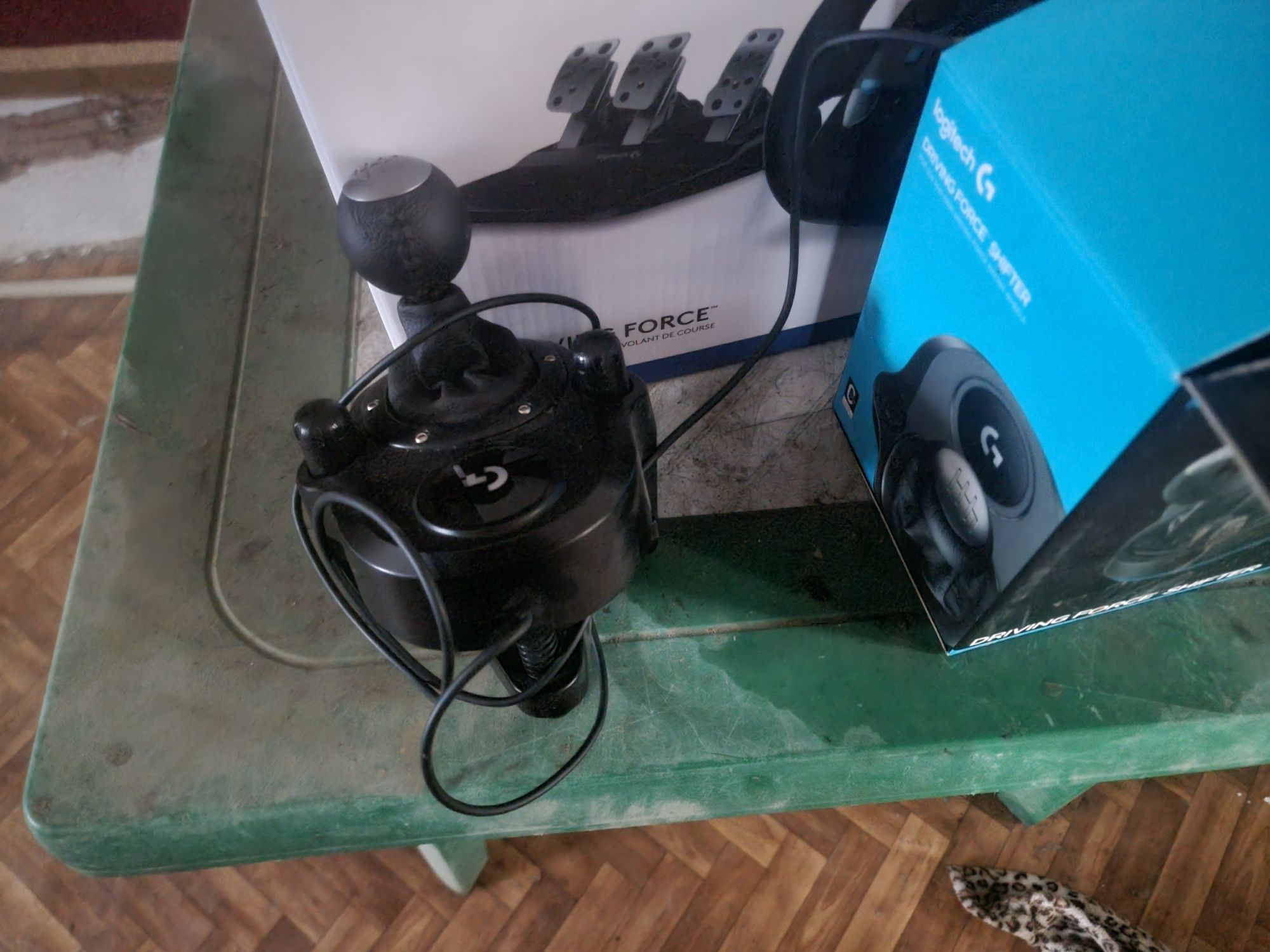 Продам Logitech игровой руль вместе переключателем