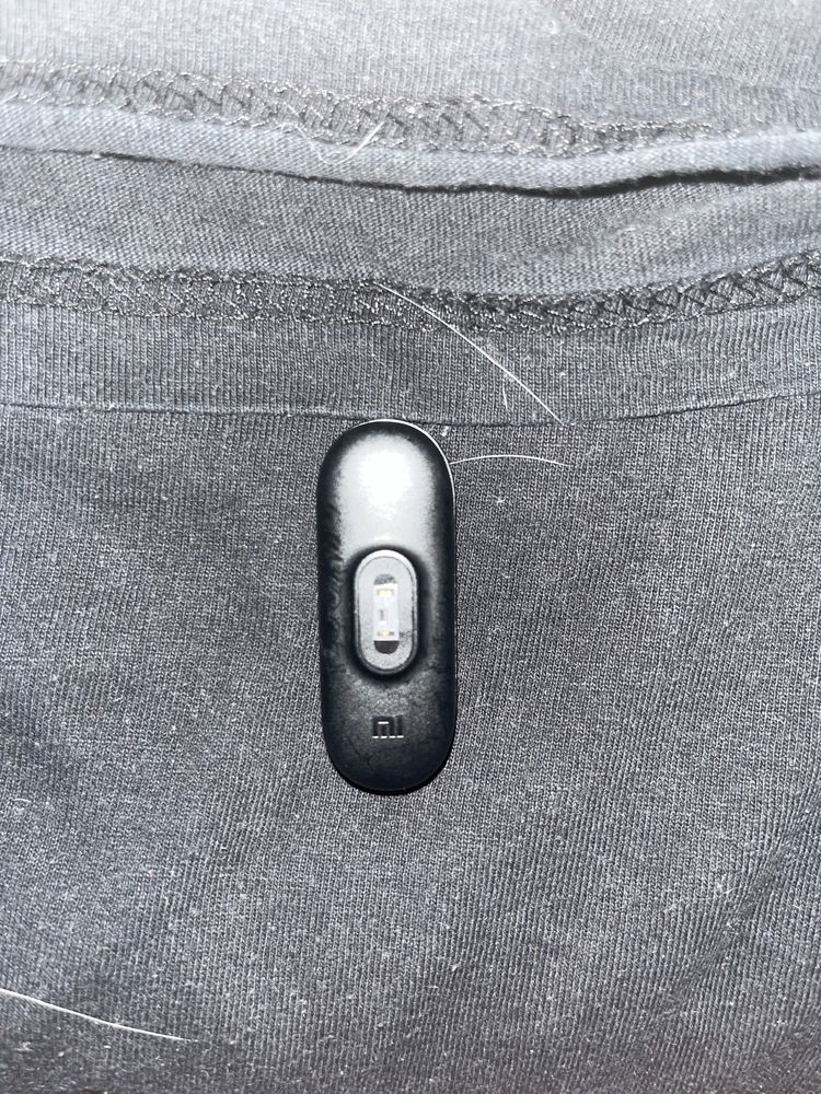 Продам Mi band часы