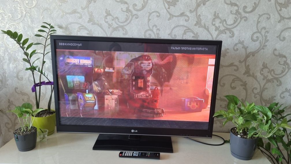 Телевизор    LG.