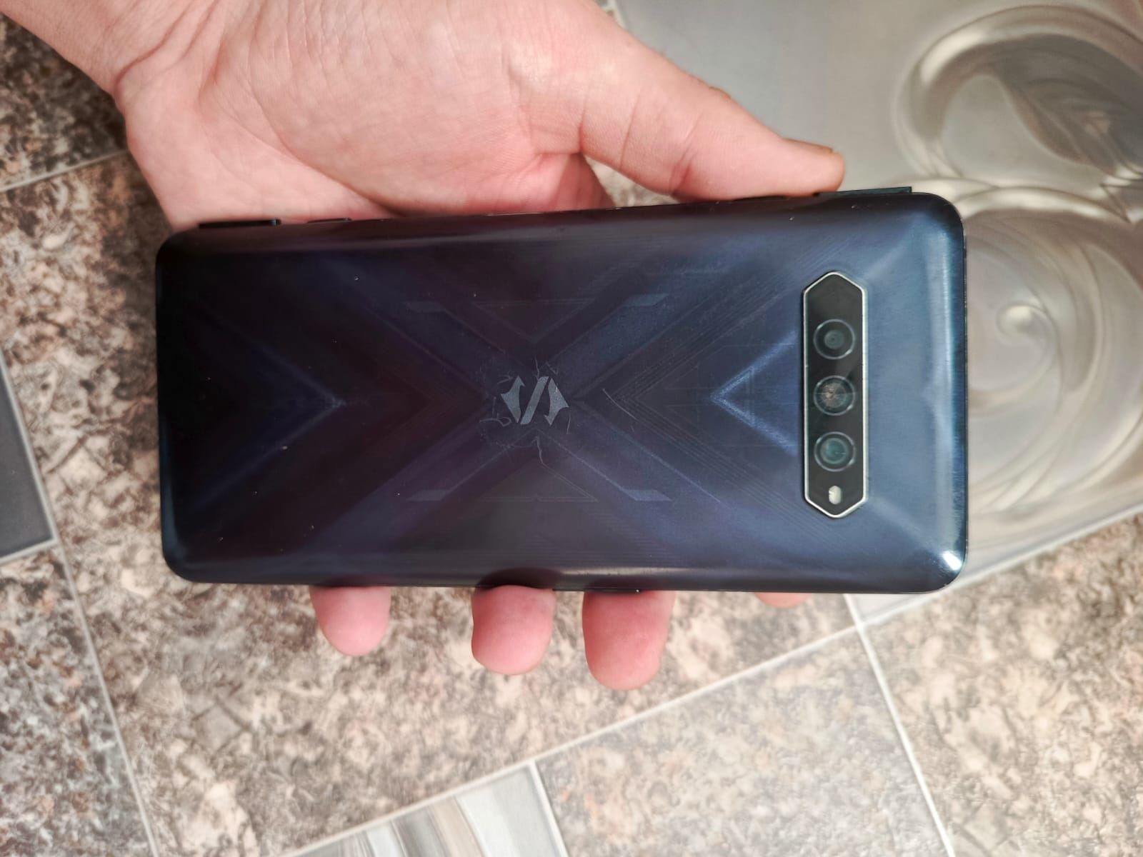 Продам игровой телефон Блек Шарк 4 не дорого. Сегодня отдам за 95000