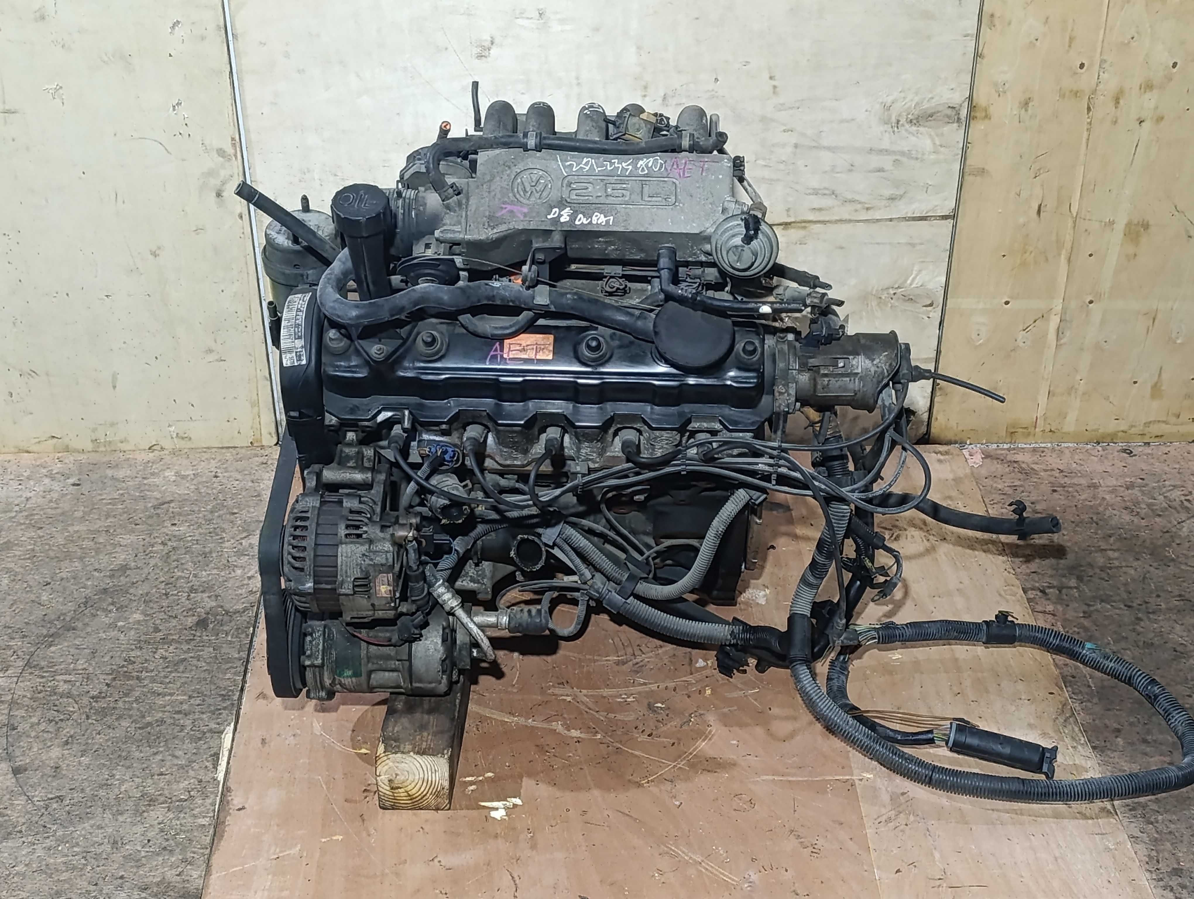 Двигатель AET 2.5 бензин 5-цил VW Volkswagen T4 Multivan APL AVT