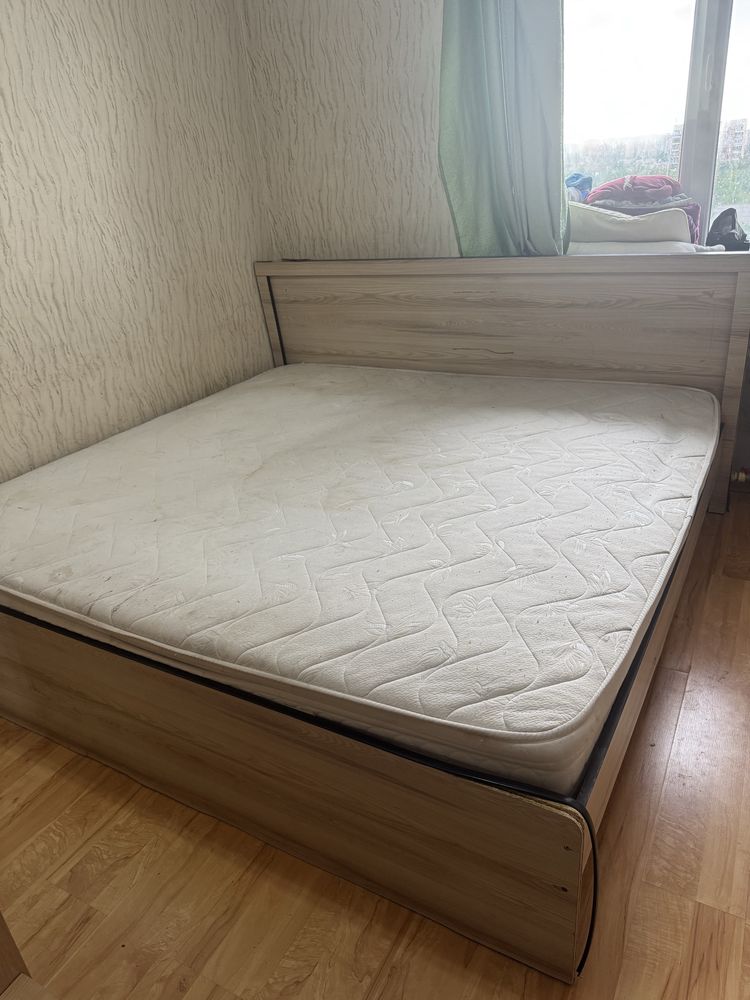 Двухспальный кровать