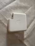 Блок питания на macbook 96W