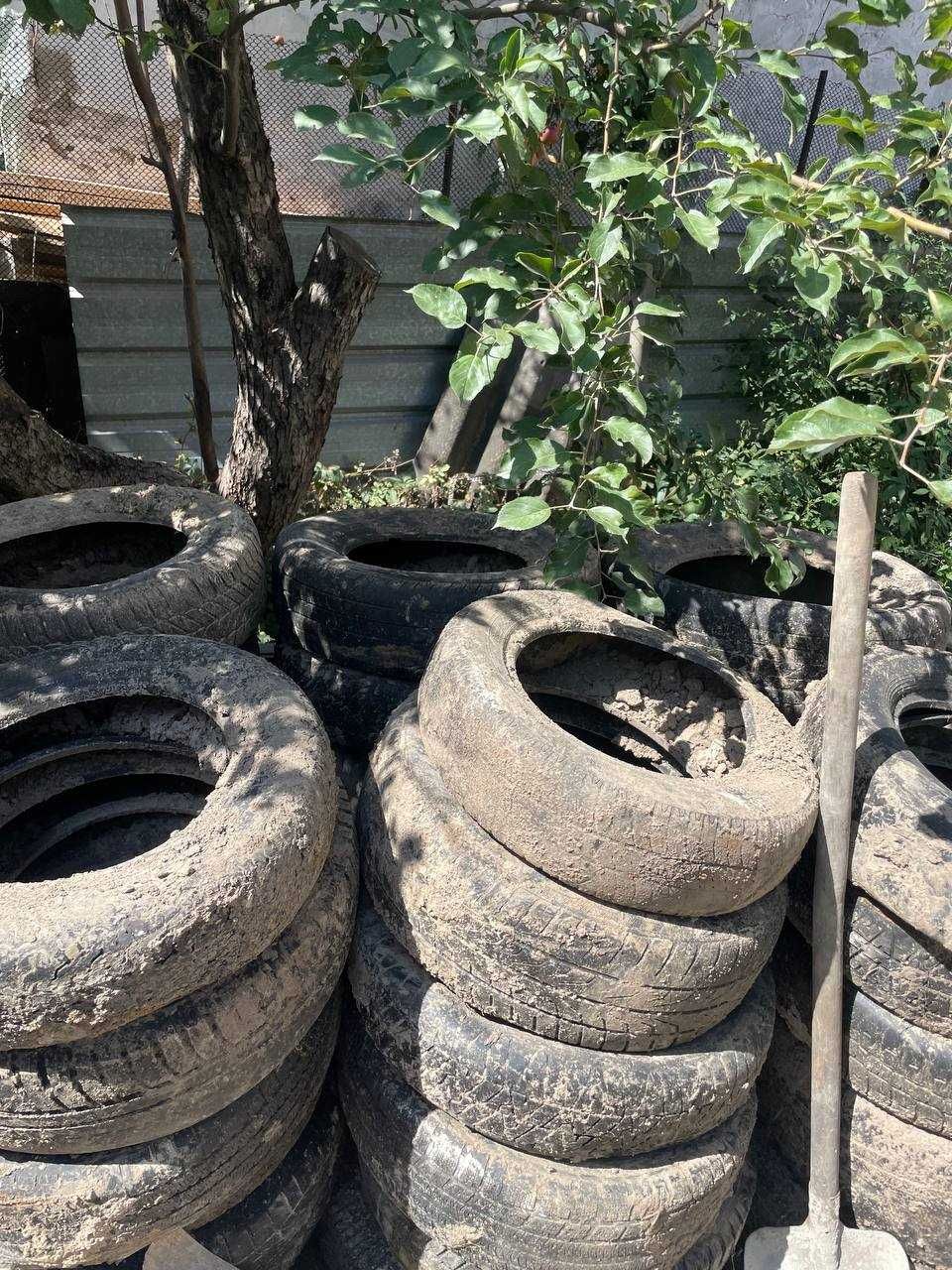 Отдам автомобильные  шины бесплатно