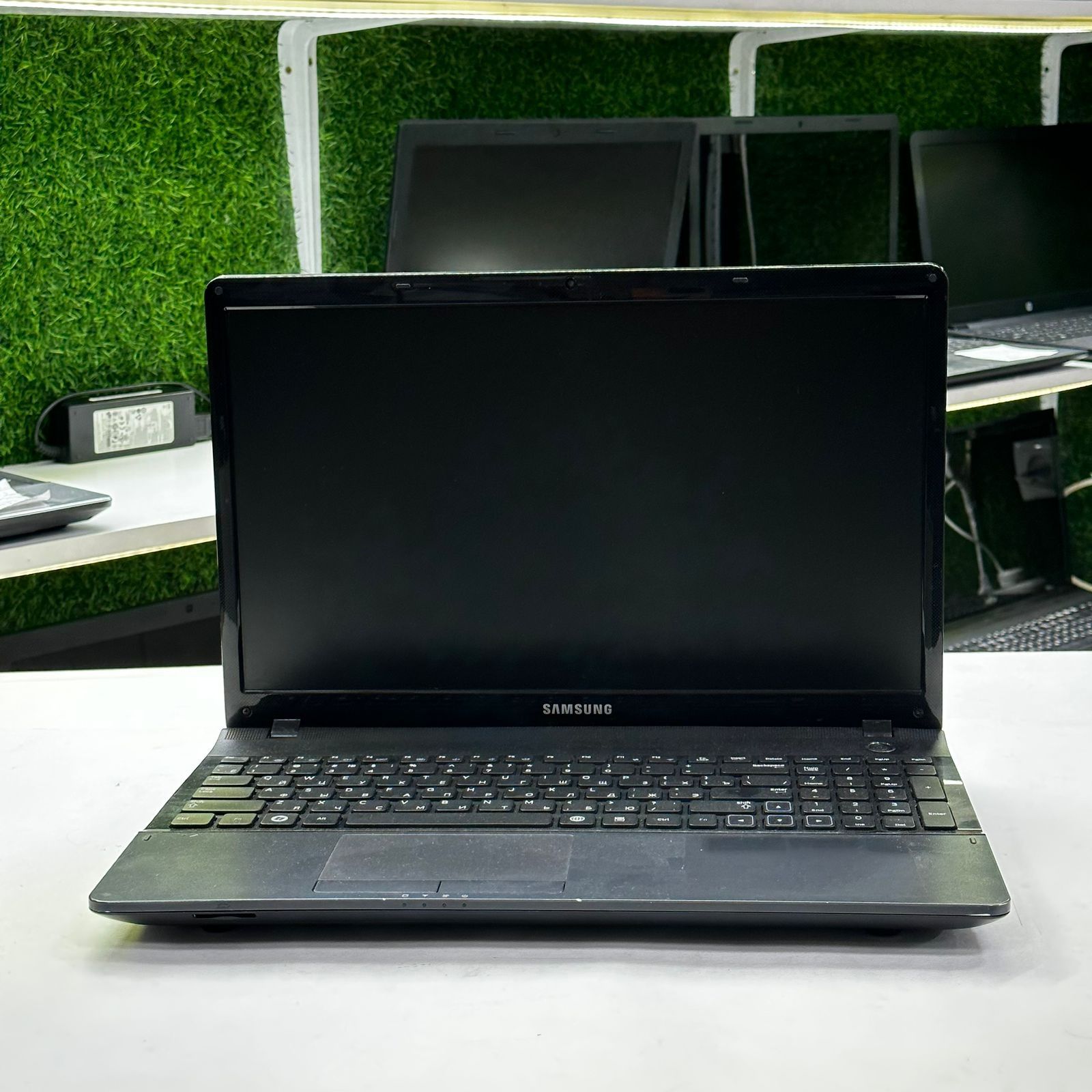 Ноутбук  SAMSUNG E 300 Core i3- 3110 ОЗУ 6Gb  HDD 1000Gb SSD 120Gb