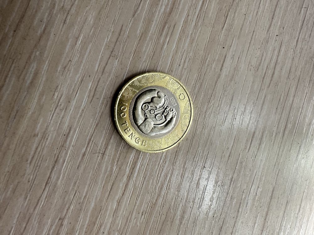 Продам сувенирную монету 10.000тг