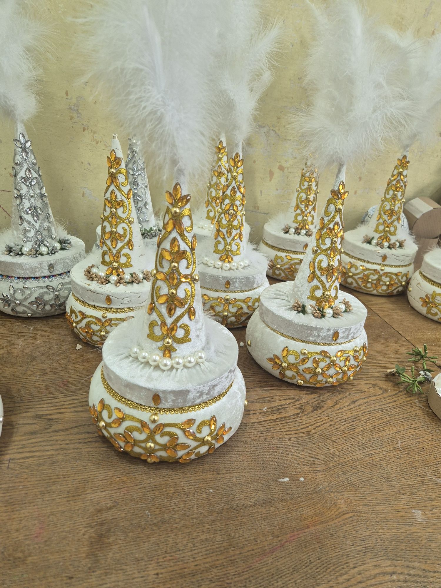 Сәукеле шкатулка,  келін көрпеше ,сырға салу заттары