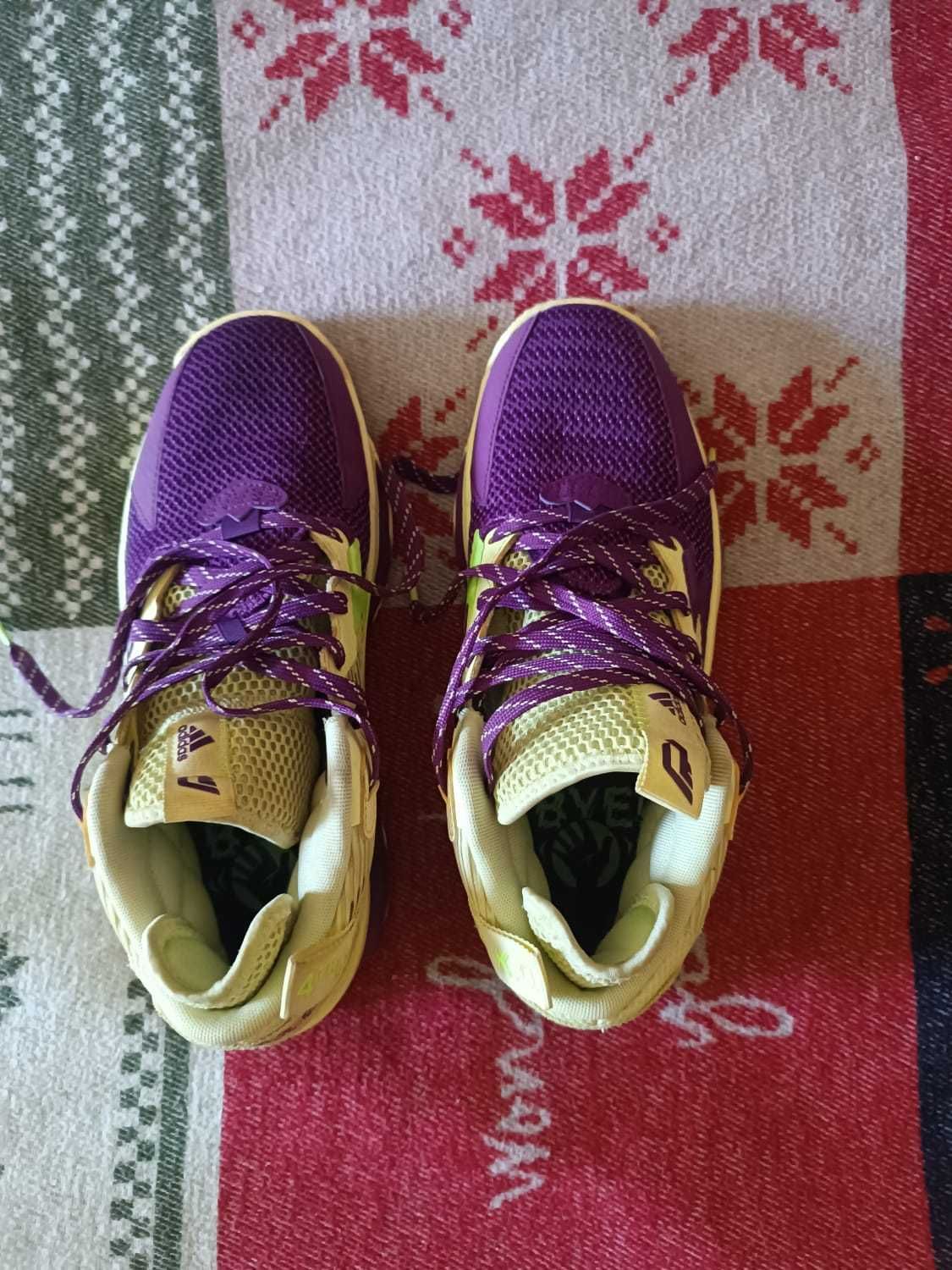 Баскетбольные кроссовки ADIDAS DAME 8 (р. 41)