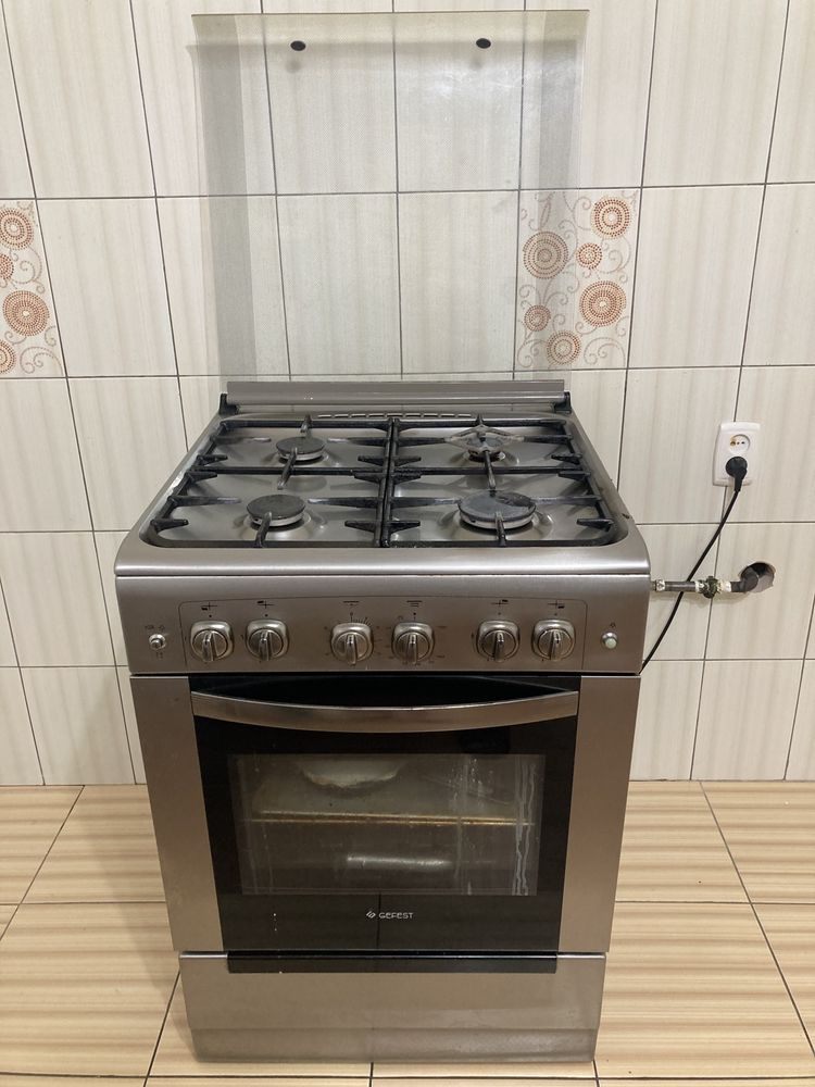 Продам газовую плиту
