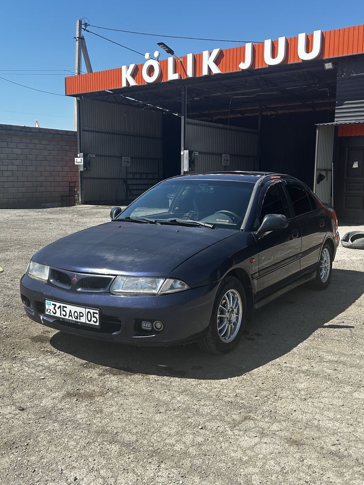 Mitsubishi Carisma
