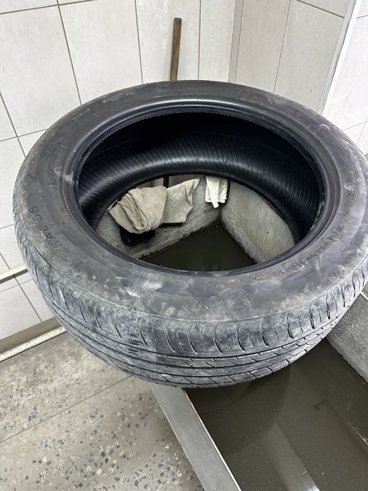 Шины б/у 2 баллона в отличном состоянии