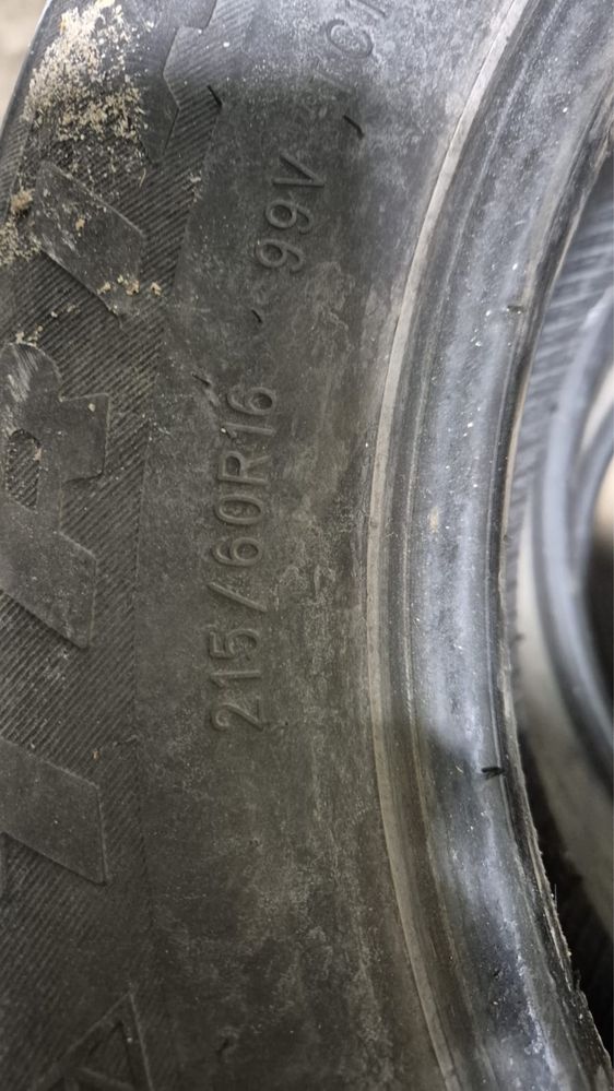 Продам резину летнюю 215/60 R16