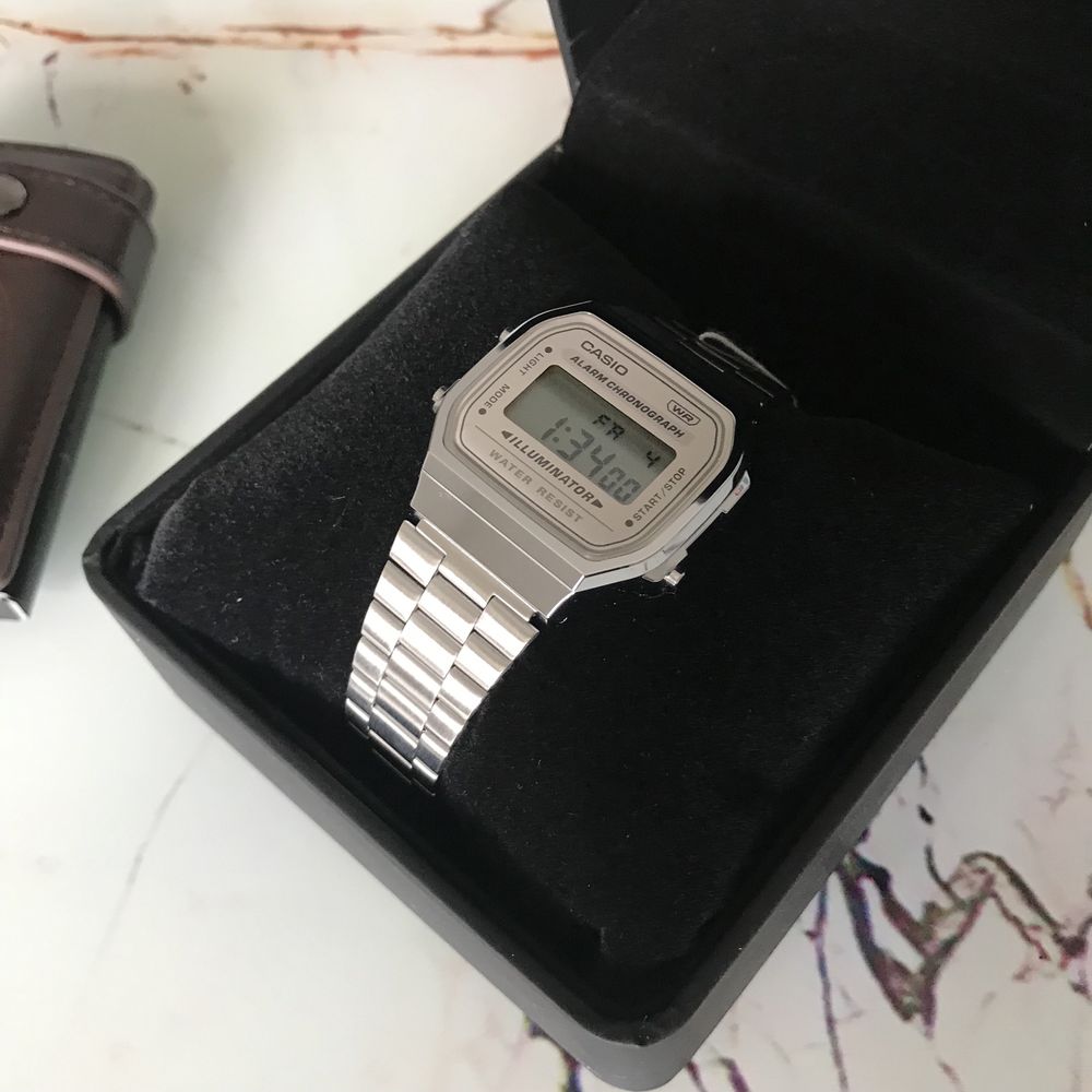 Продам Casio Illuminator