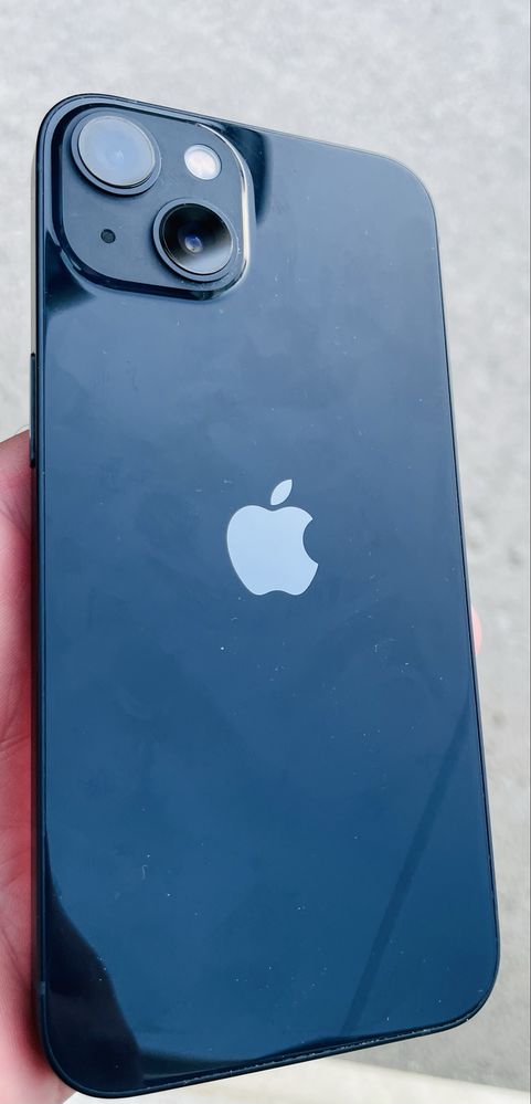 Продам Iphone 13