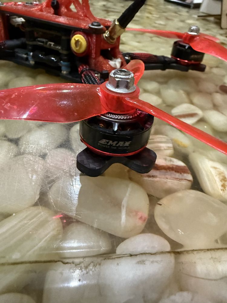 Продам гоночный fpv дрон 5’’.