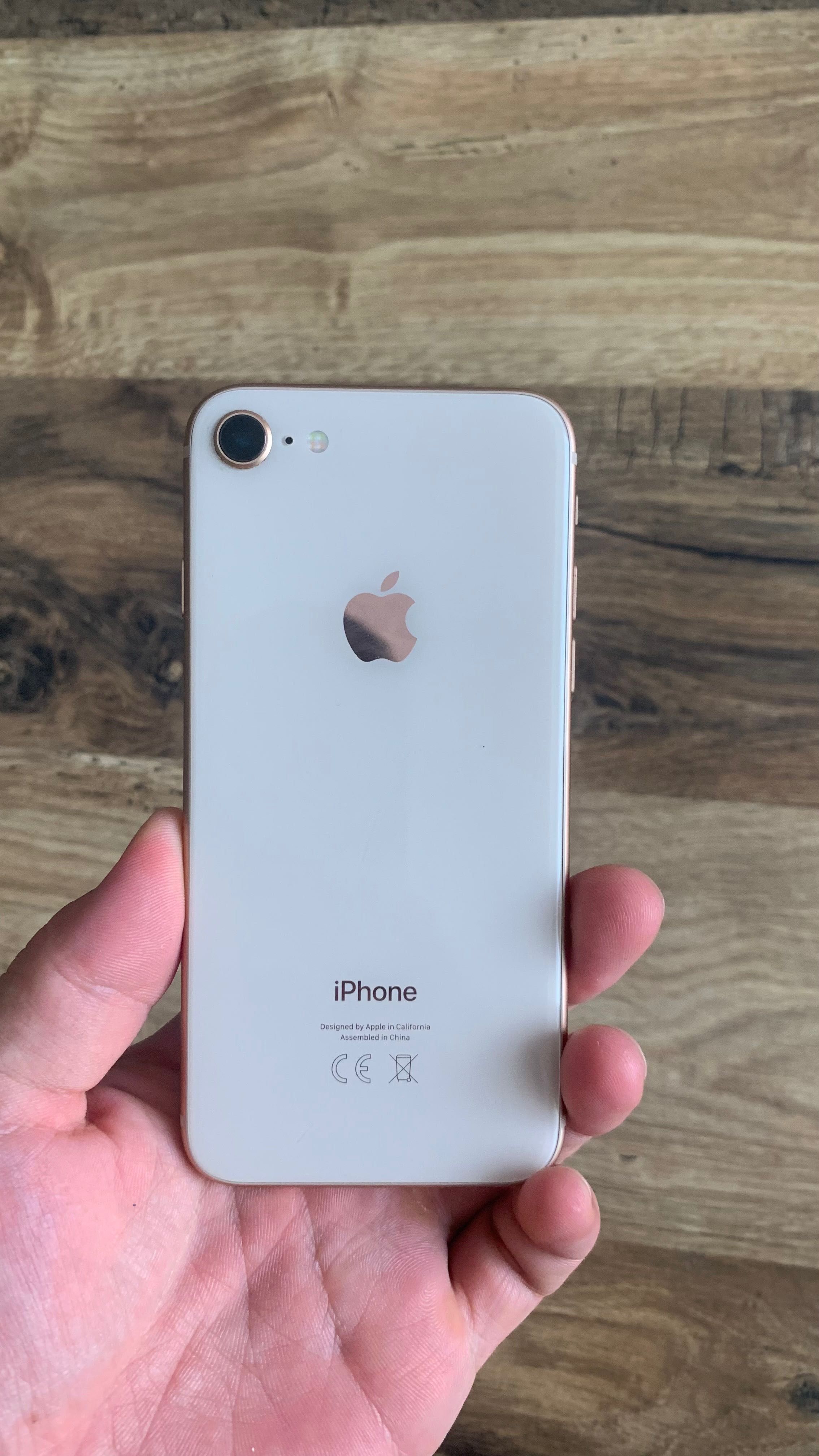 Продам Iphone 8 64 GB
