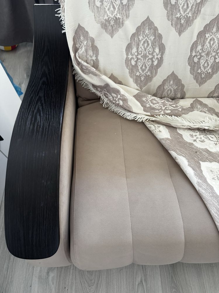 Продам диван 230 см