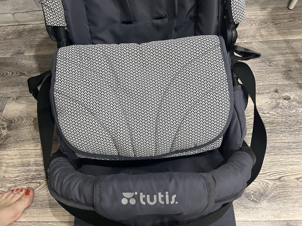 Продаю детскую коляску Tutis 2 в 1