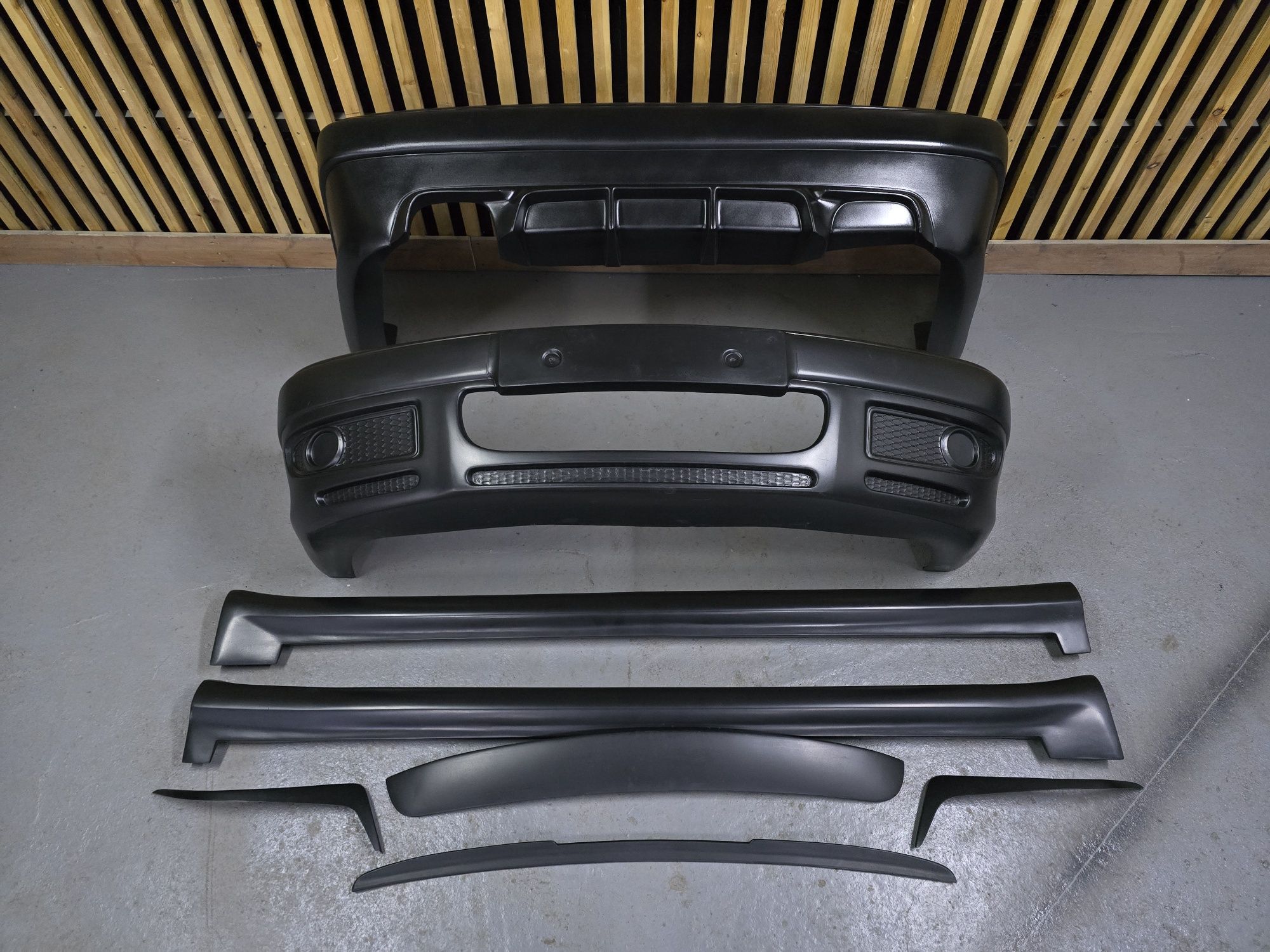 Audi 100 C4 ONYX от SHAH DESIGN

*В комплект входит:
*Передняя наклад
