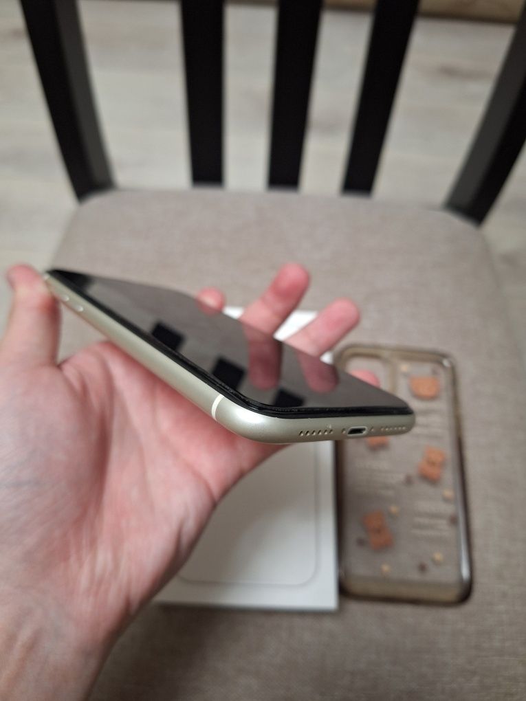 Iphone 11, 82% акб