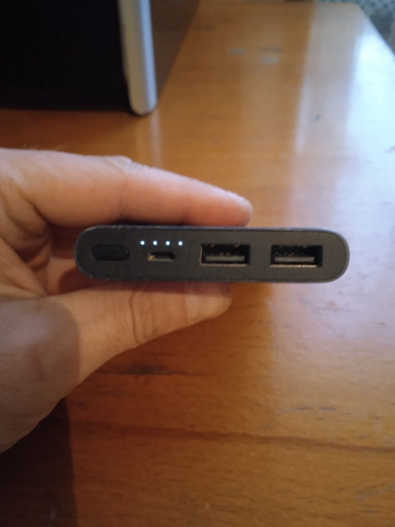 Продам повербанк Xiami - 10.000 MAH