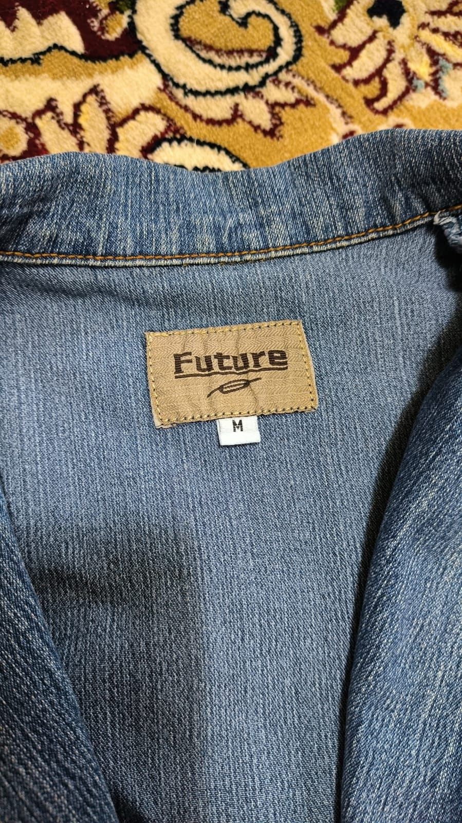 Продам джинсовый костюм