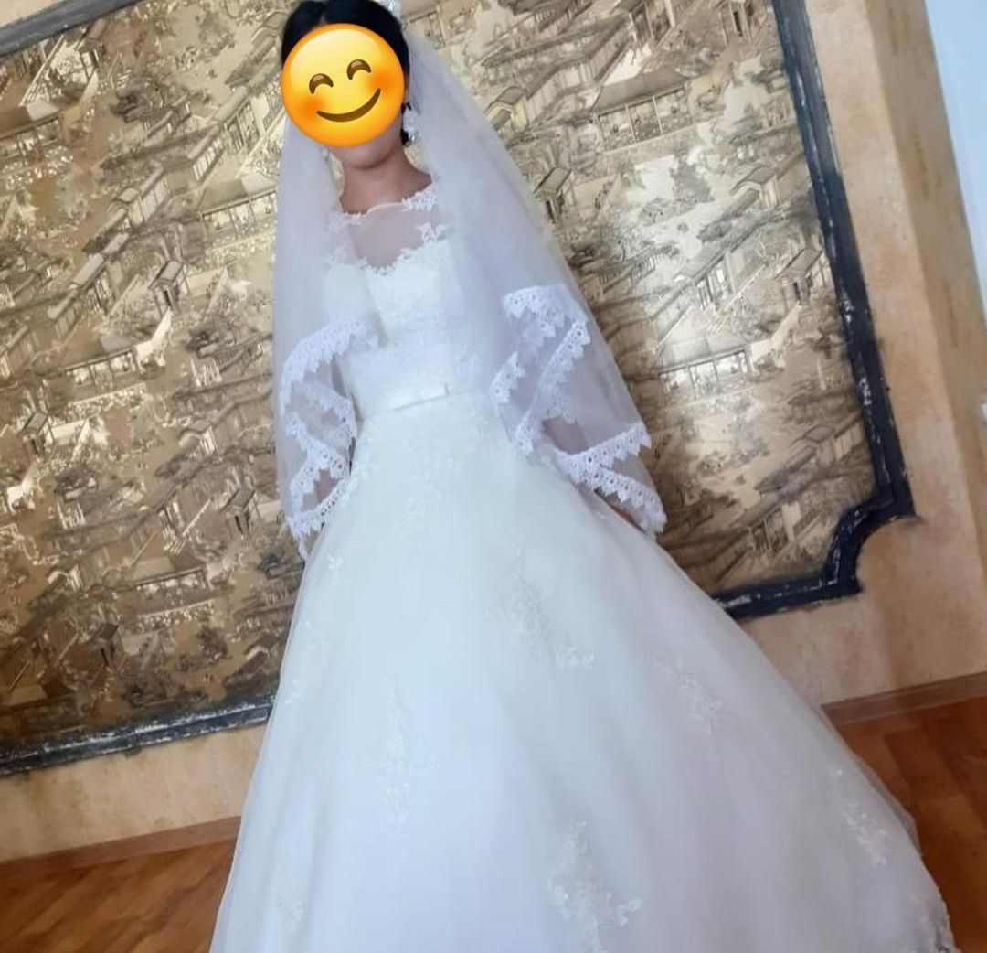 Той көйлегі сатылады