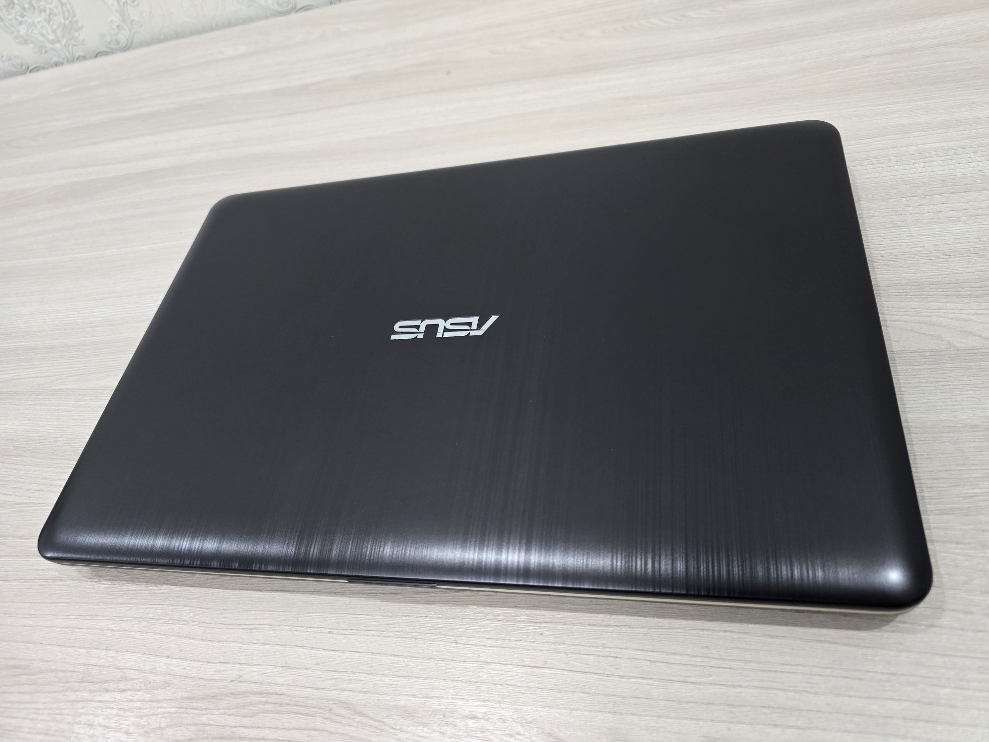 ASUS, Core i3, Ram 12Gb, SSD 480Gb, NVIDIA 2Gb