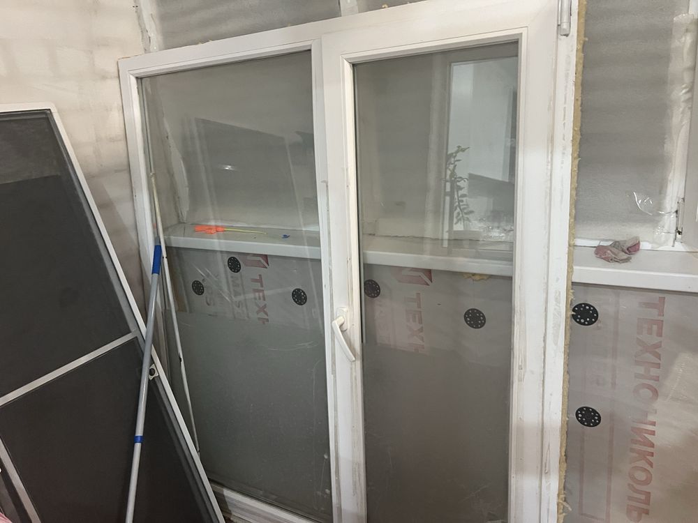 Продам пластиковые окна 2шт