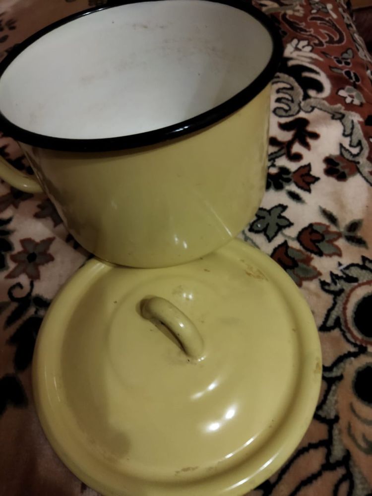 Эмалипованная кастрюля, рюмки