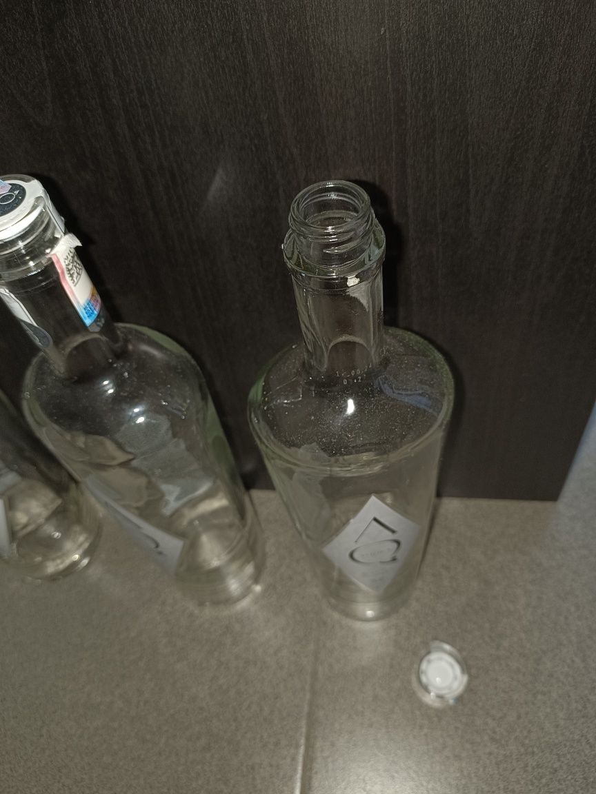 Бутылки стеклянные из под водки