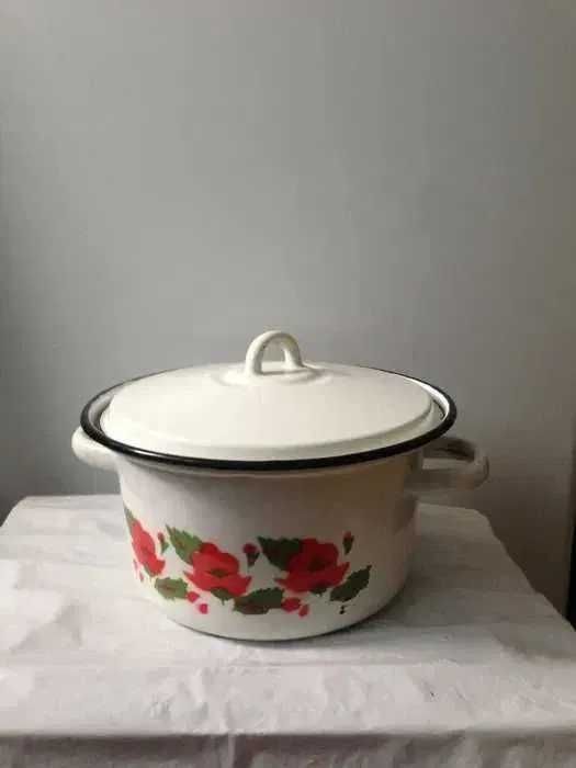 ОТДАМ ДАРОМ кастрюлю, эмалированную, среднюю (3л.), советскую. Б/У