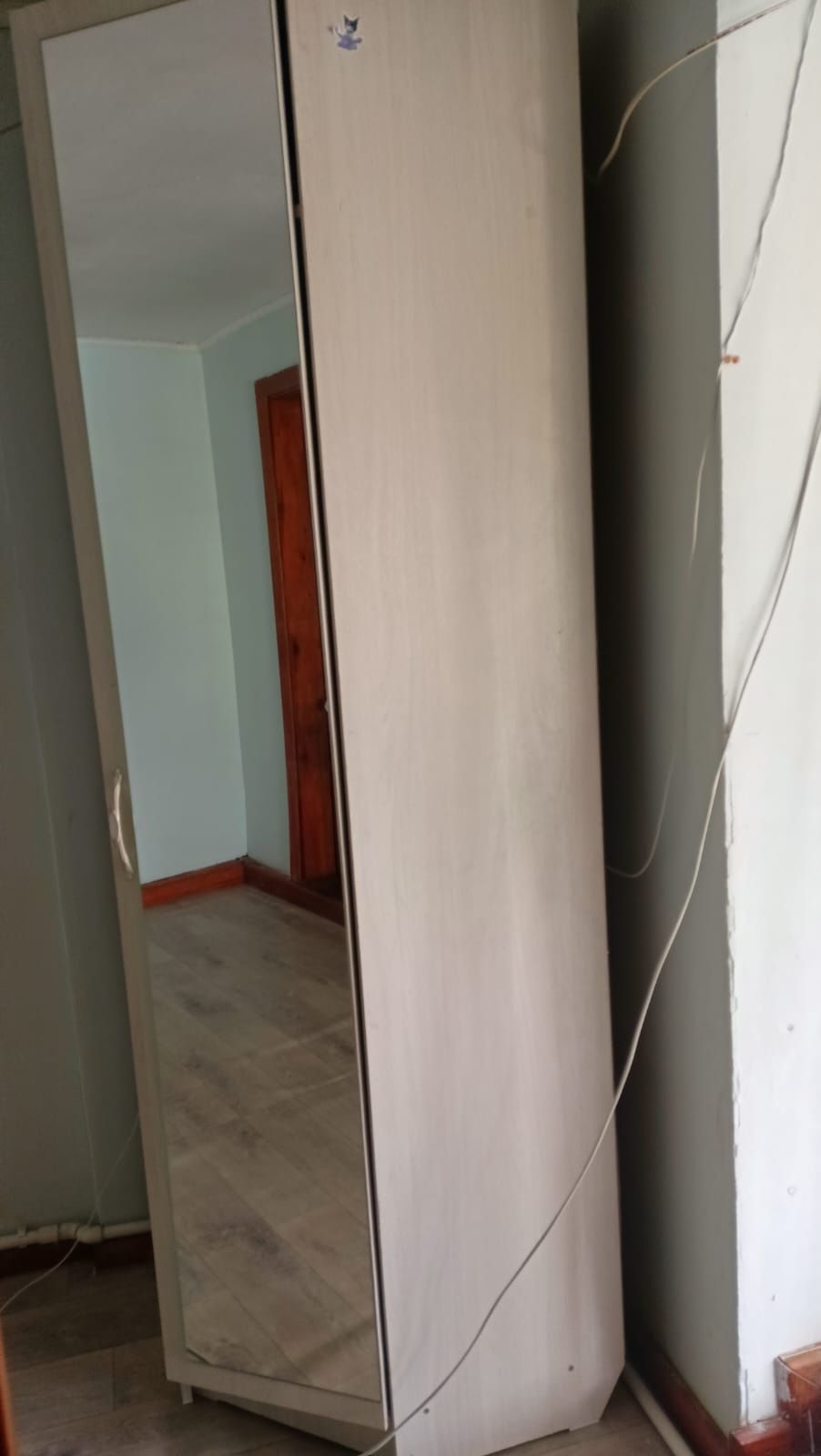 Шкаф угловой продам