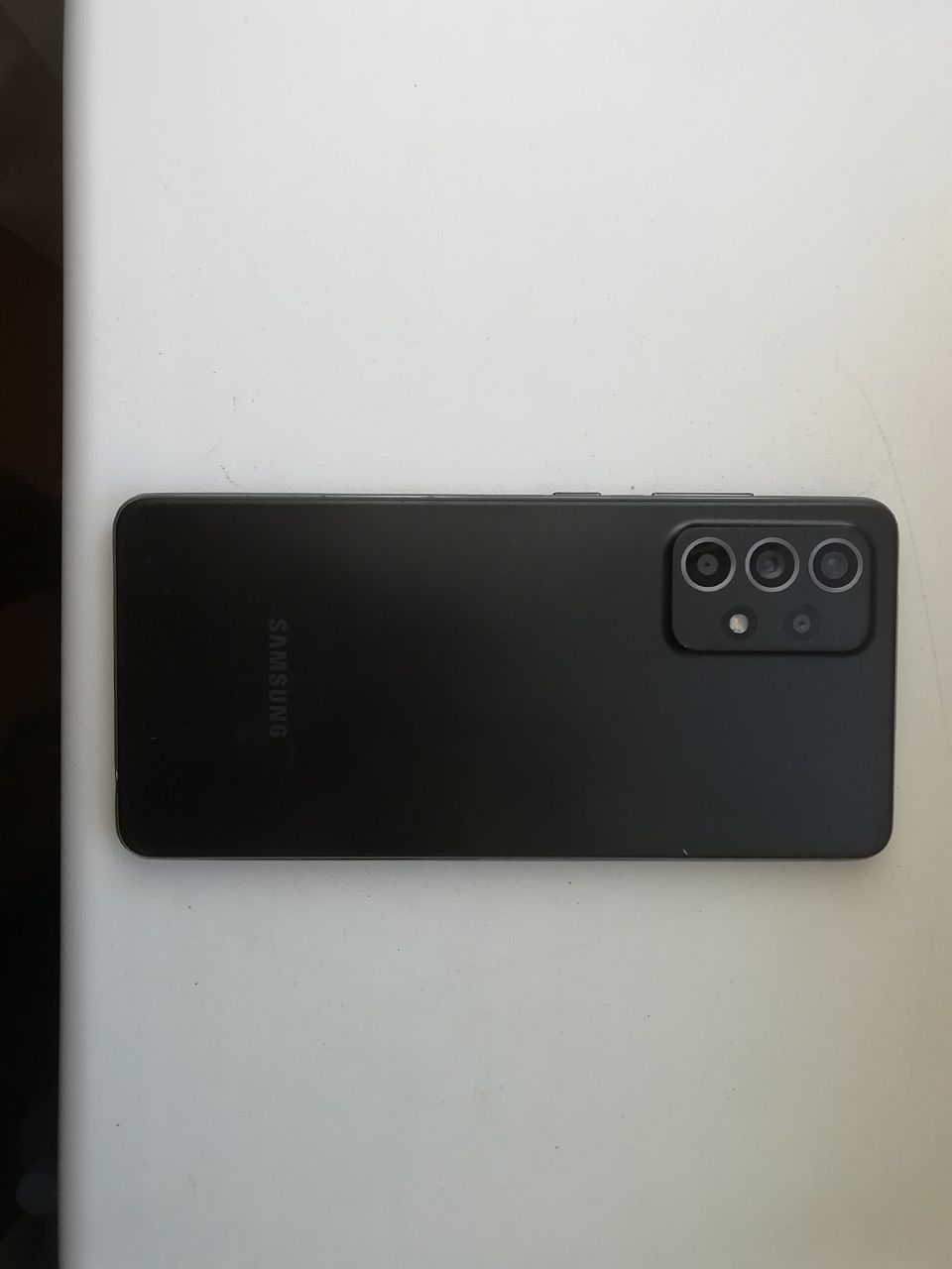 Продаётся смартфон SAMSUNG GALAXY A52  8/256