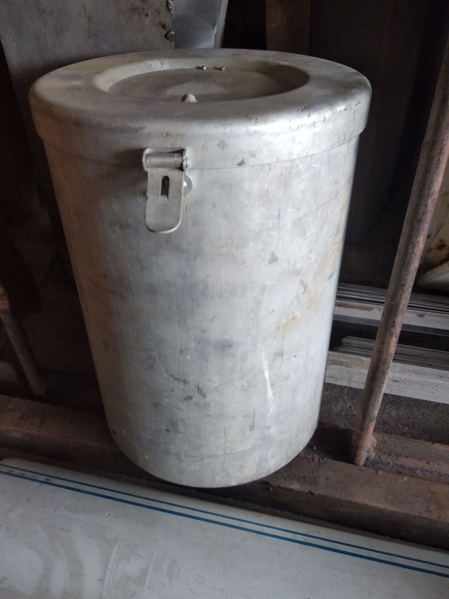 Продам ведра эмалированные,котлы алюминиевые, термос механизатора