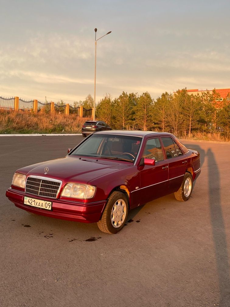 Продам Мерседес 124