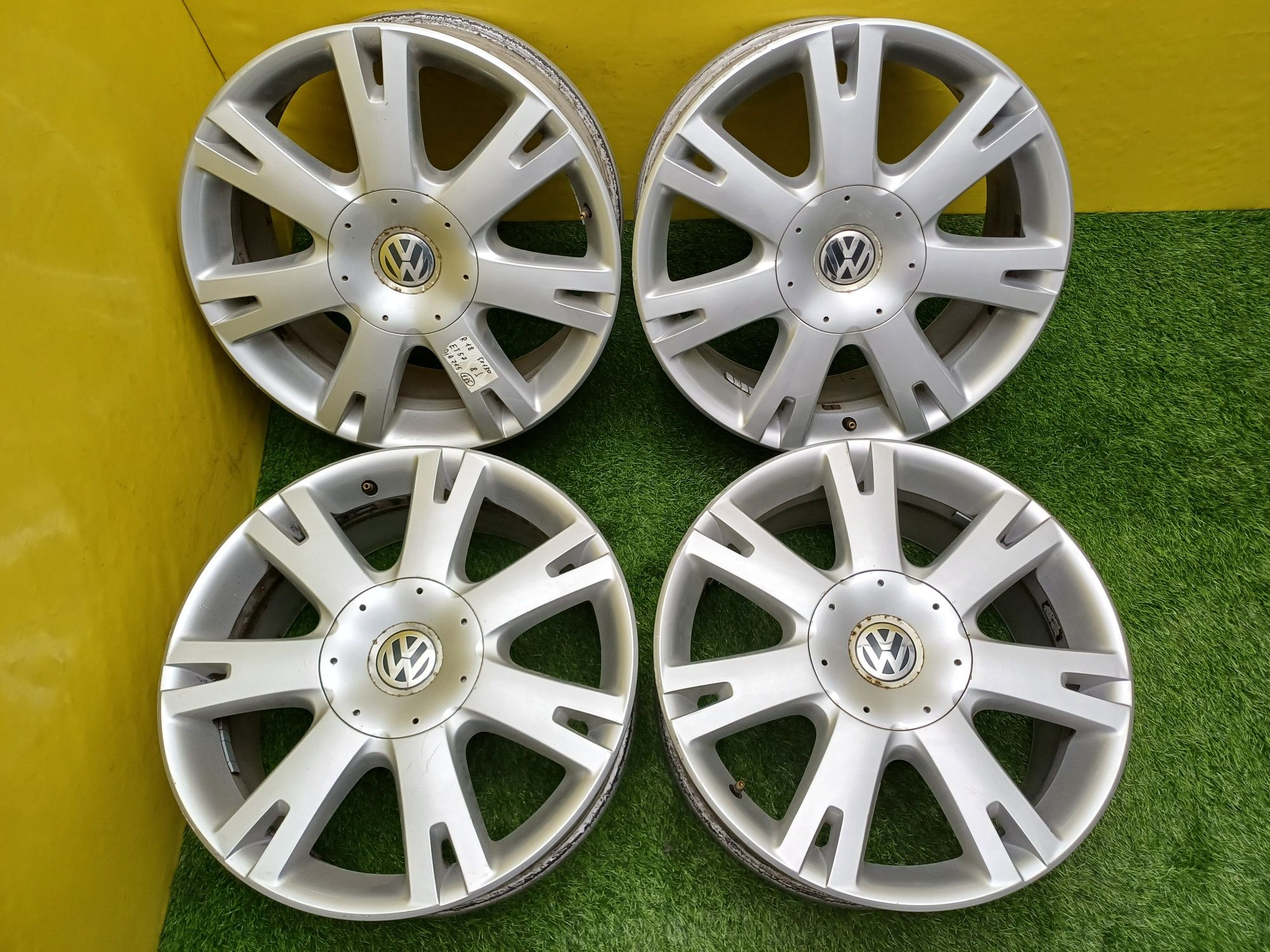 Диски R18 5x130 на Volkswagen Touareg.