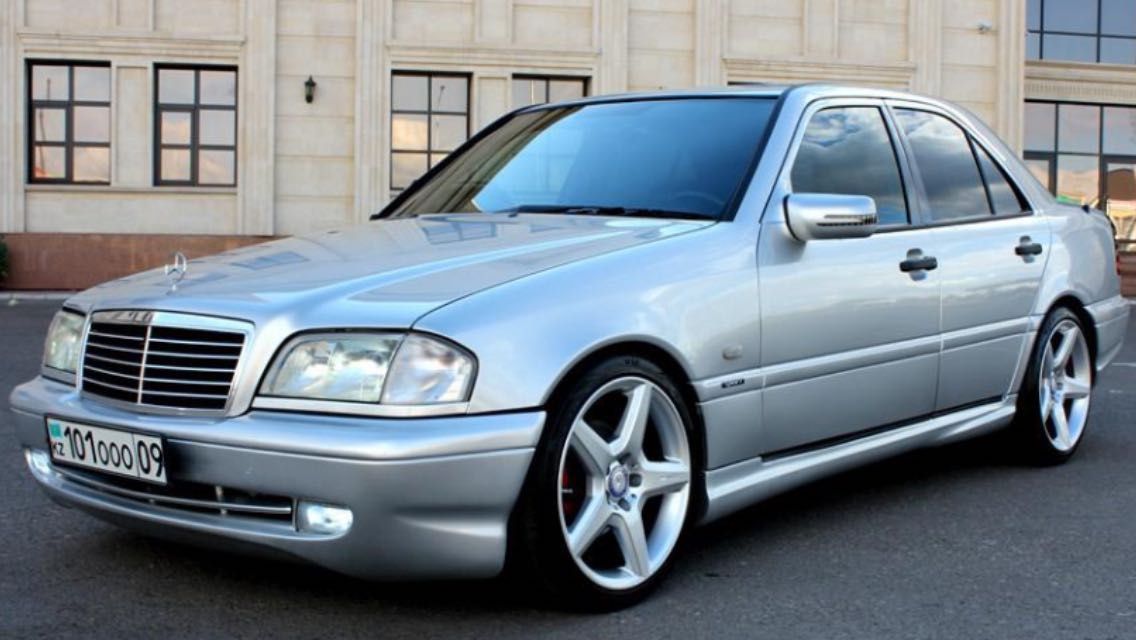 Бампер, пороги Мерседес с202 AMG4.3