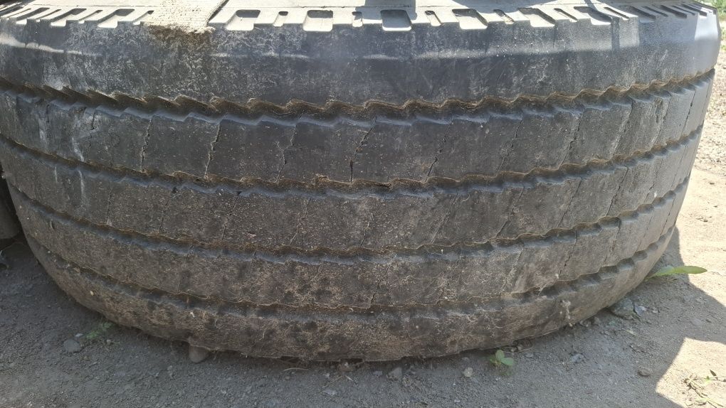Шины грузовые 385/65/22,5 - 2 шт.
