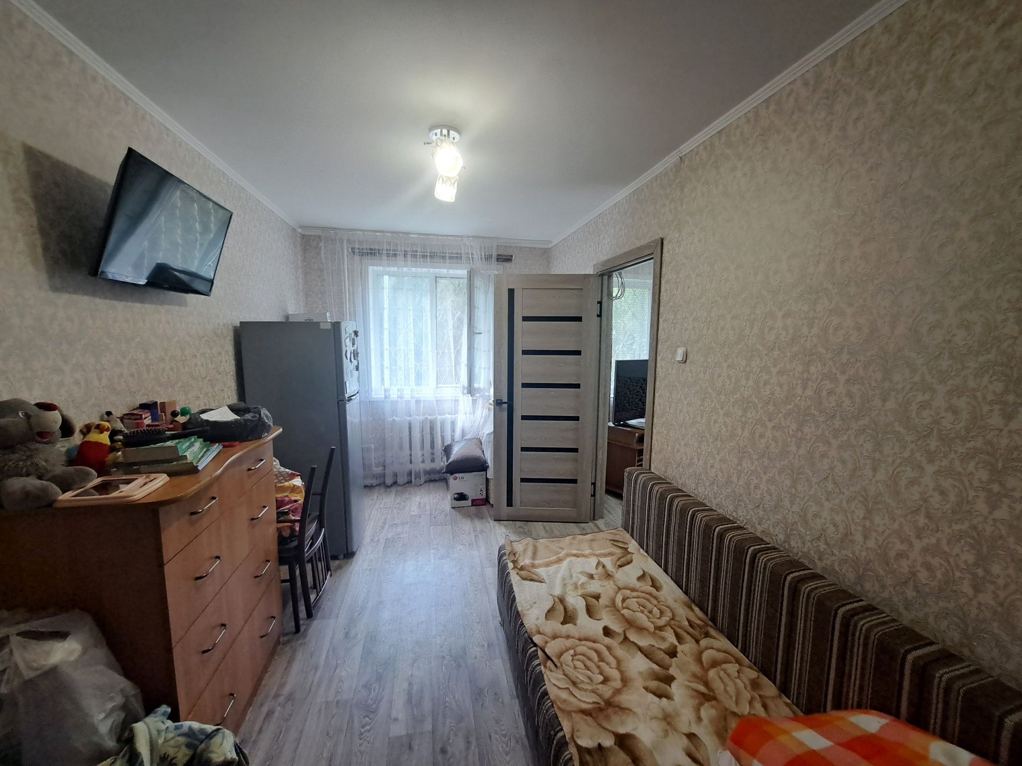 Продаём двухкомнатную квартиру на 3 м-не