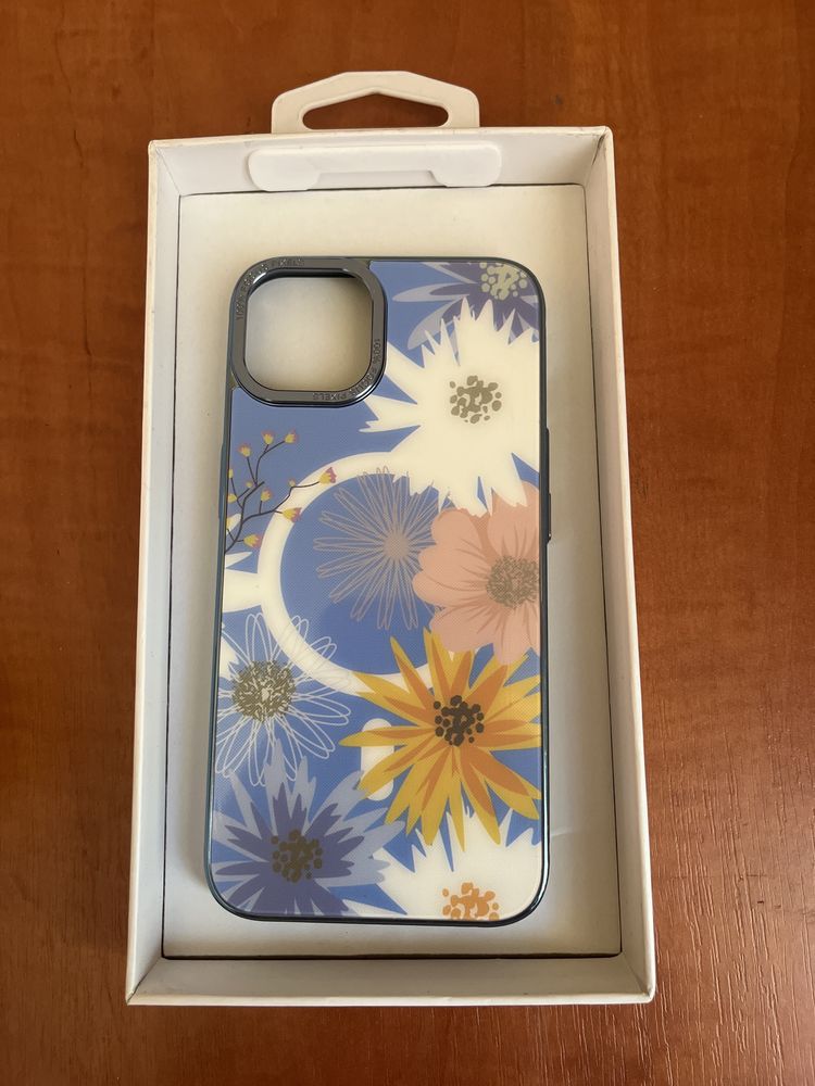 Чехол на iPhone 13