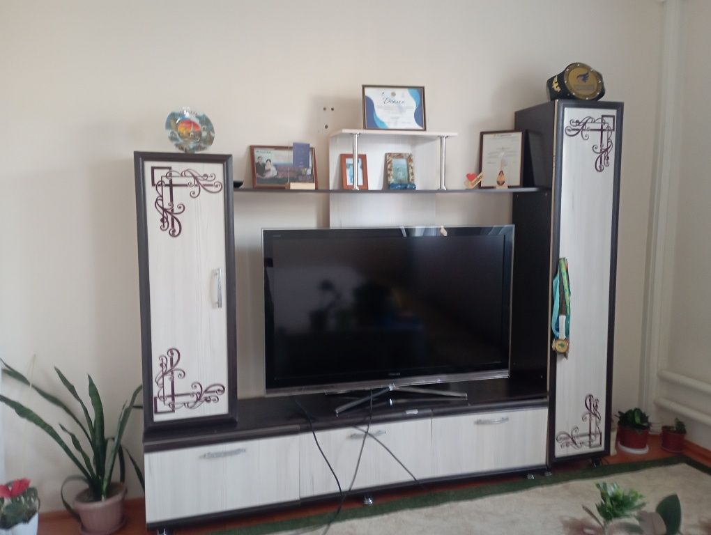 Подставка под телевизор