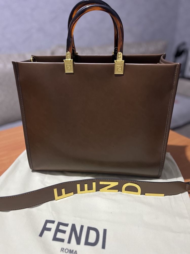 Продам сумку FENDI.