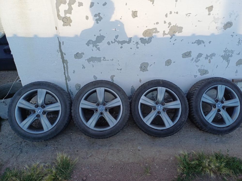 Продаю диски Lexsus . В комплект зимних  шин Kapsen 215/55 R17