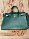 Продам кожаную зеленую сумку Hermes