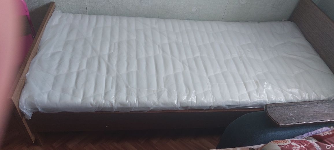 Продам  матрас новый
