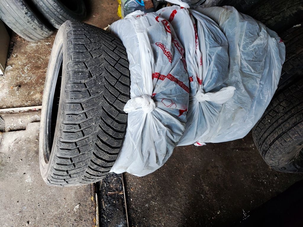 Комплект зимних шин Michelin X Ice North 4 225/50 R18