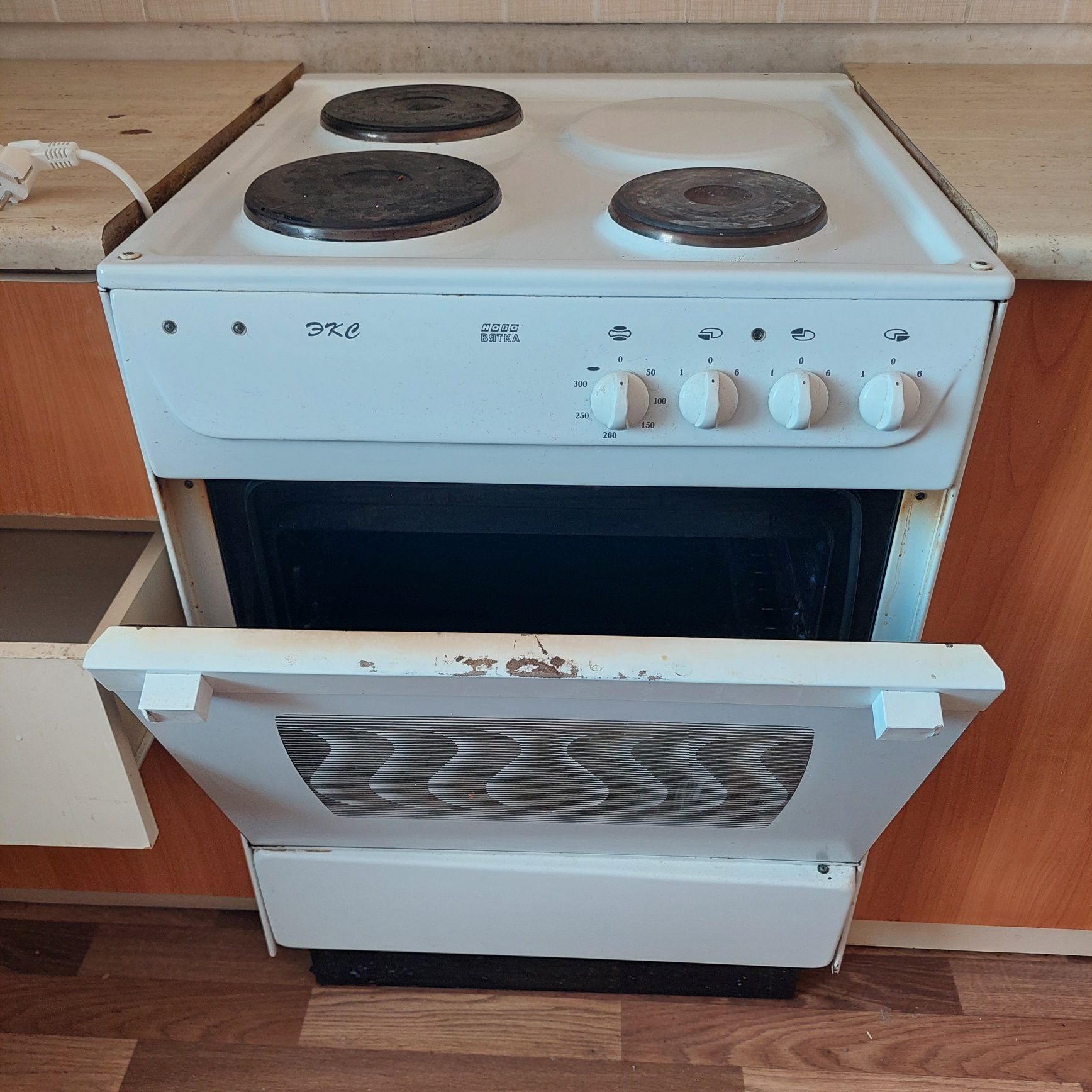 Продам электрическую плитку, диван, детскую кровать