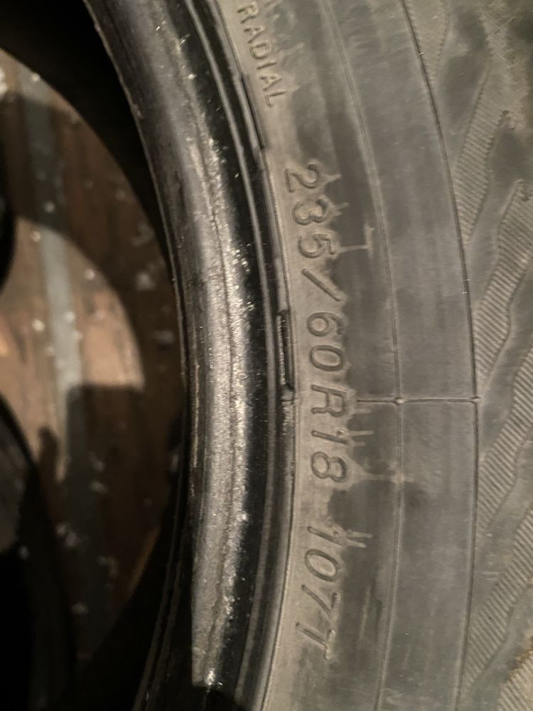 На 18 235/60 2 шт в нал