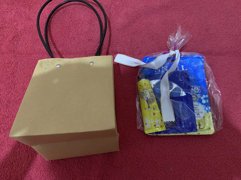Срочно  недорого  бокс  продам